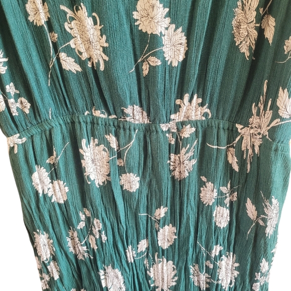 🌟3 for $15 SALE🌟Market & Spruce Clover Embroidered Green Floral Dress - Picture 5 of 7